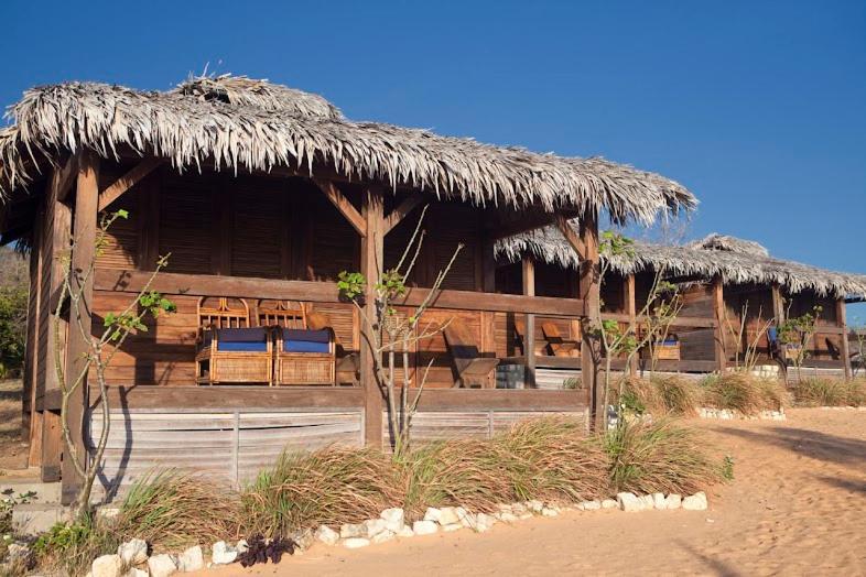 Les Paillottes De Babaomby Hotel Antsiranana Exteriör bild