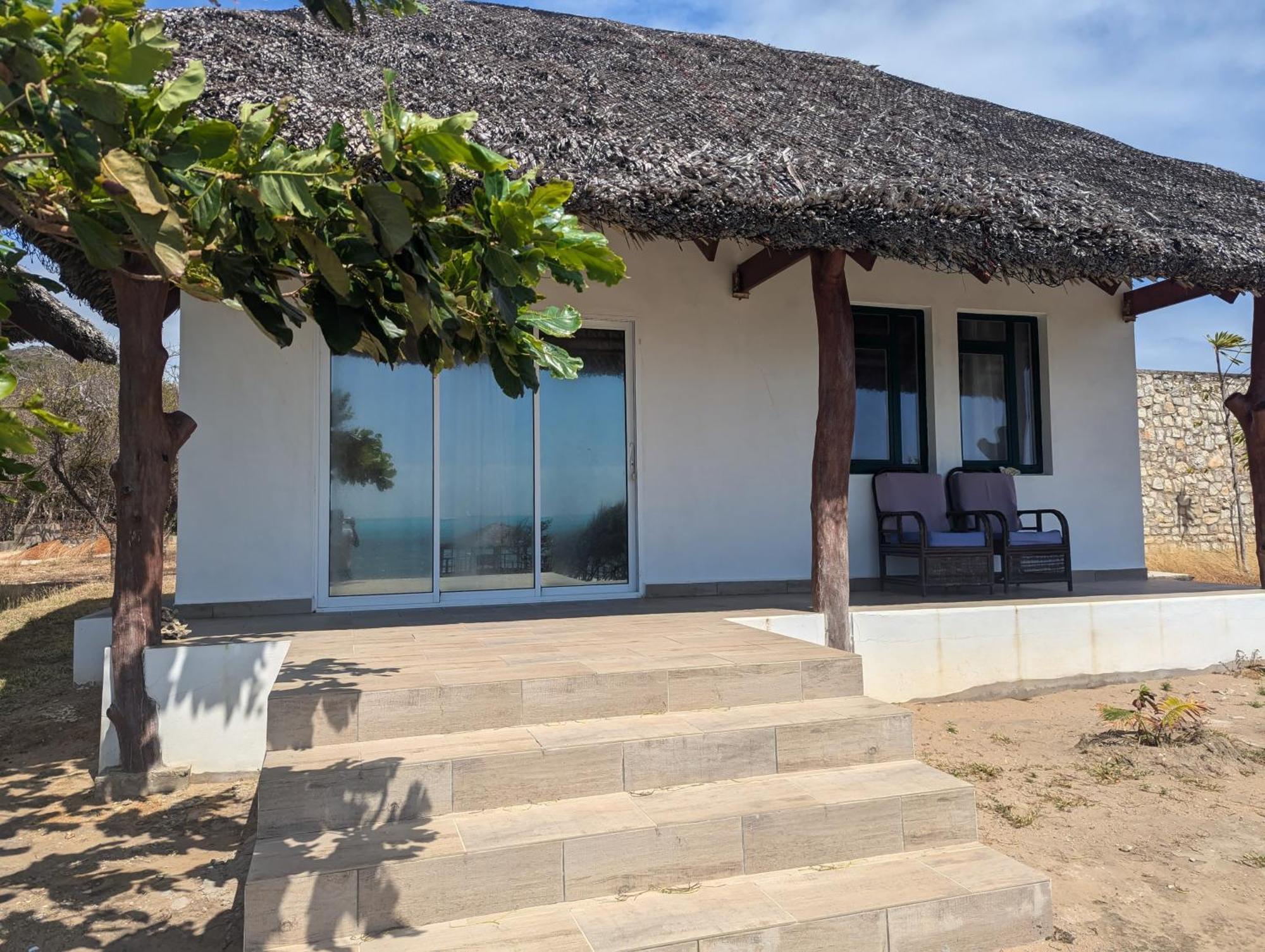 Les Paillottes De Babaomby Hotel Antsiranana Exteriör bild